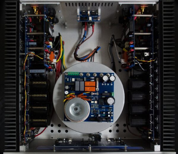 Audia Flight FLS-4 Stereo Power Amplifier - Image 3